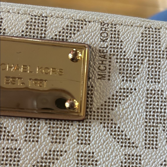 EUC Michael Kors Beige Logo Wallet and Card Holder check book - Picture 7 of 10